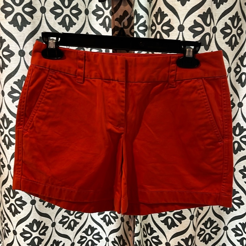 Vineyard Vines everyday short, size 0, orange 5” inseam.